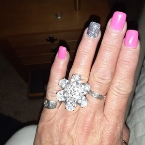 Rhinestone flower ring